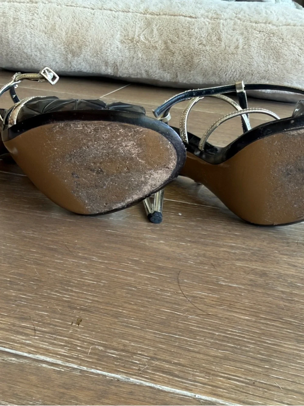 Fendi Black Patent Heels with Silver Metallic Straps - Picture 5 of 5